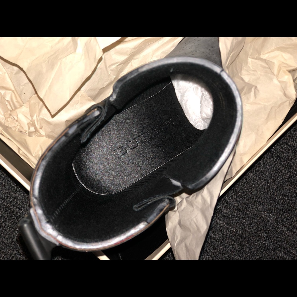 💕 SOLD 💕Burberry boots Additional photos